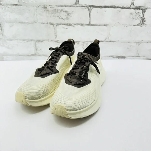 APL Women Streamline Sneakers Sz 6 Ivory Athleisure Athletic Running Gym Active - Picture 3 of 10